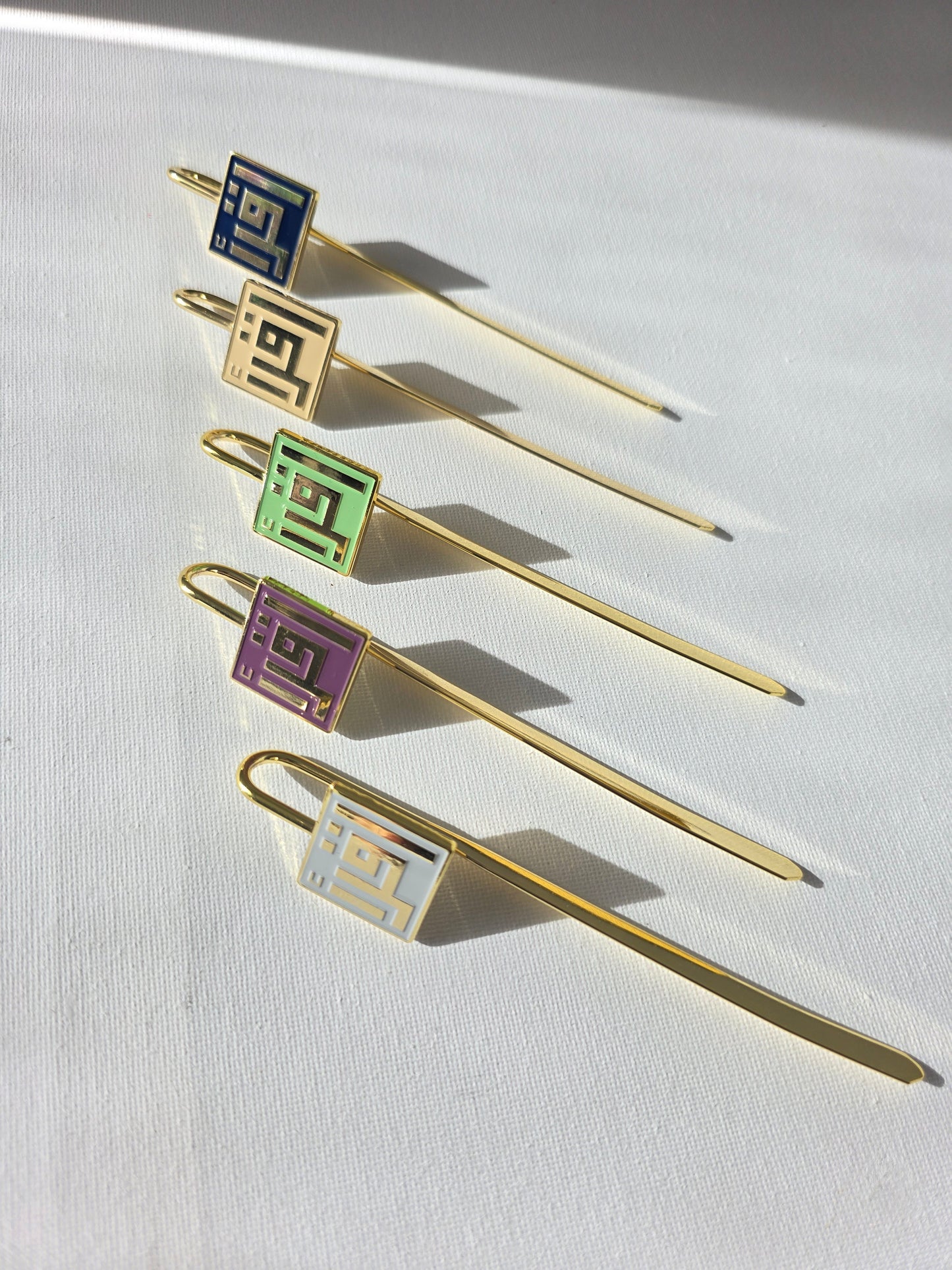 Bookmark steel